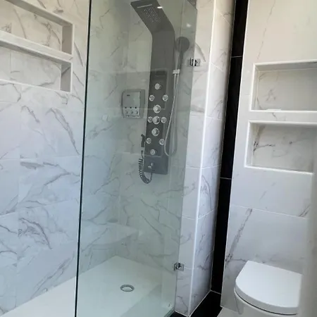 25 Immergrun House *