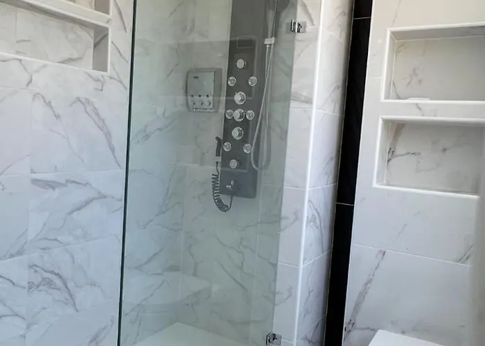 25 Immergrun House *