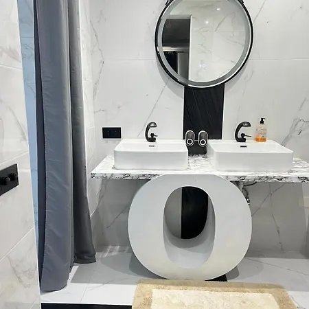 25 Immergrun House *