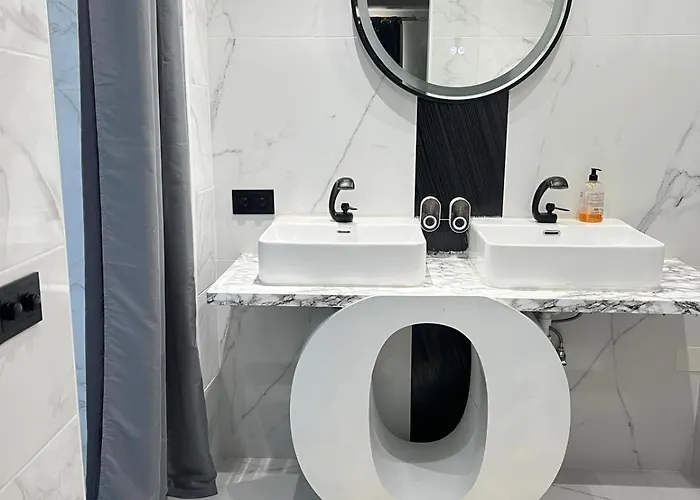 25 Immergrun House *